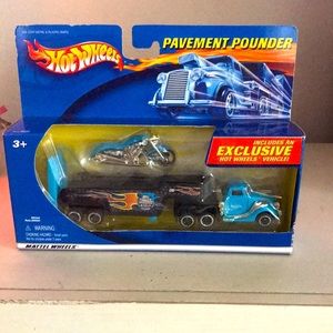 Hot Wheels Pound Pavers(2000). NWOT